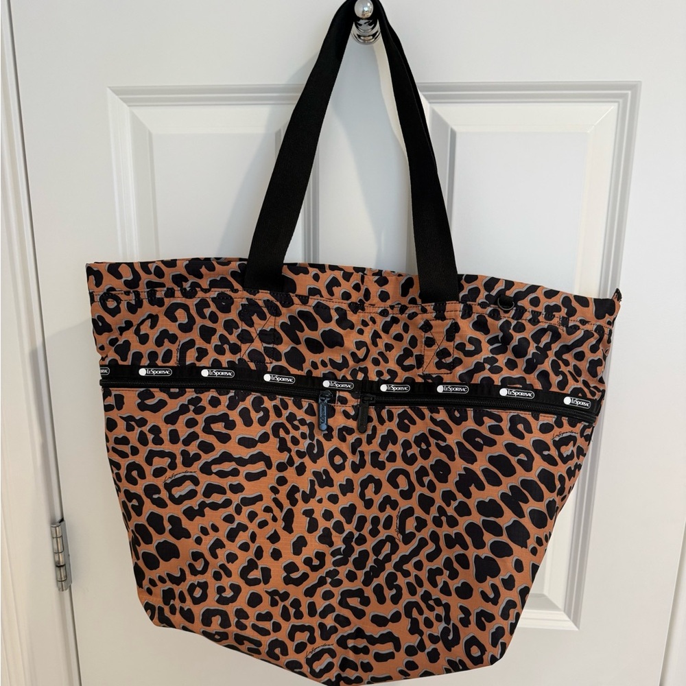 LeSportsac Leopard Print Tote in Brown and Black NWOT